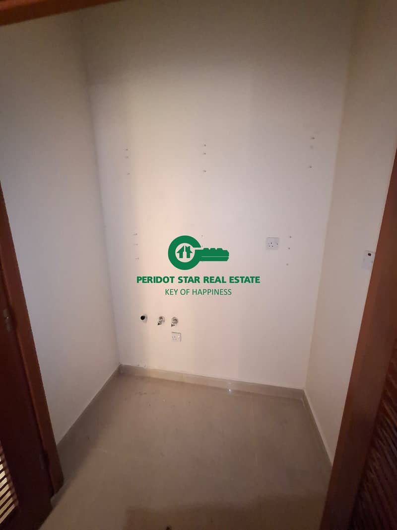 4BHK APARTMENT FOR FAMILY CLOSED TO SHARAF DG METRO STATION AND CLOSED TO SUPER MARKET AND HUGE LAYOUT - Image 24