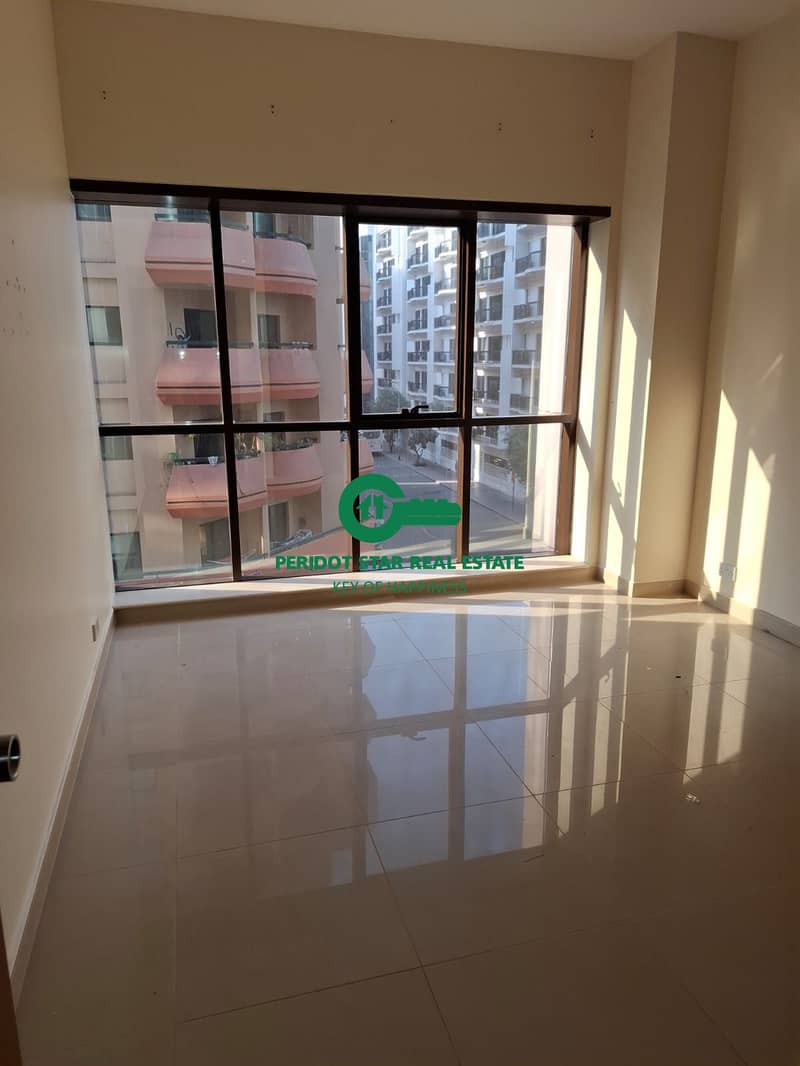 4BHK APARTMENT FOR FAMILY CLOSED TO SHARAF DG METRO STATION AND CLOSED TO SUPER MARKET AND HUGE LAYOUT - Image 27