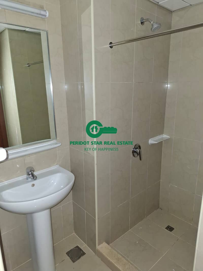 4BHK APARTMENT FOR FAMILY CLOSED TO SHARAF DG METRO STATION AND CLOSED TO SUPER MARKET AND HUGE LAYOUT - Image 29