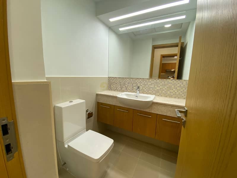 Exclusive | Mid Level | With Appliances | Vacant - Image 22