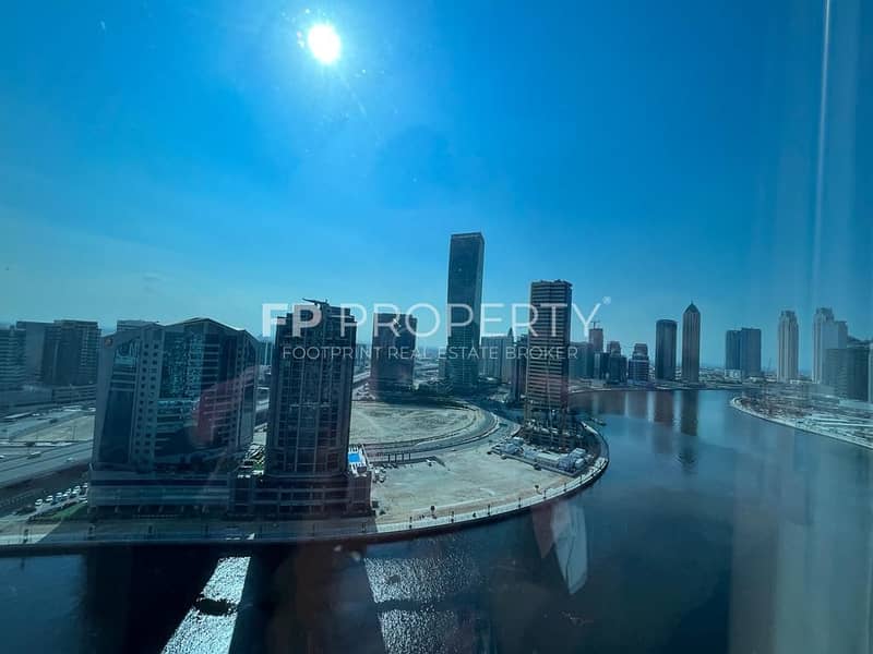 Fully Furnished | Full Canal View | Spacious - Image 12