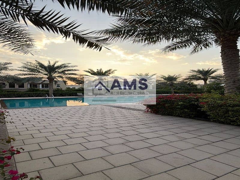 Back to Back I Closed to Pool and Park I Maid Room