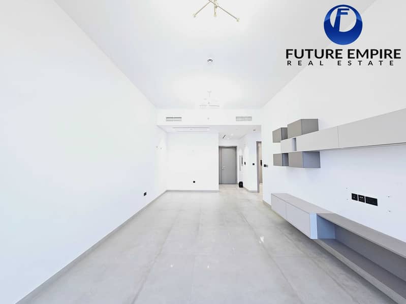 Spacious 2-Bedroom | Maid room | Book Now