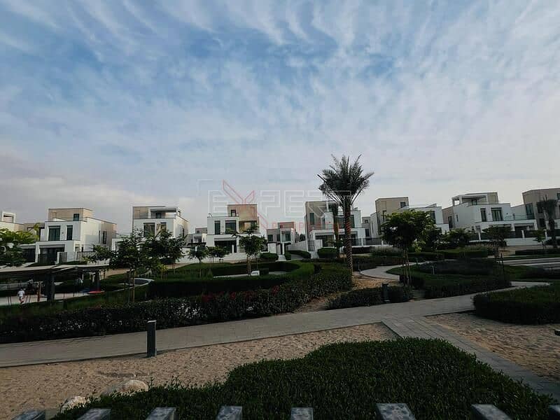 Gated Community | Spacious Layout + Garden | Prime Location - Image 10