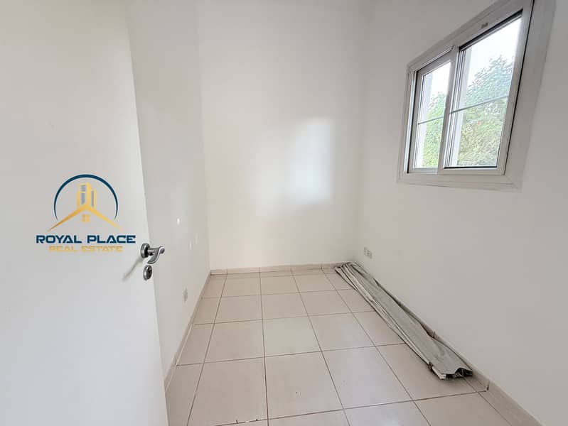 SPACIOUS / BACK TO BACK / BIG LAYOUT / TYPE 4E