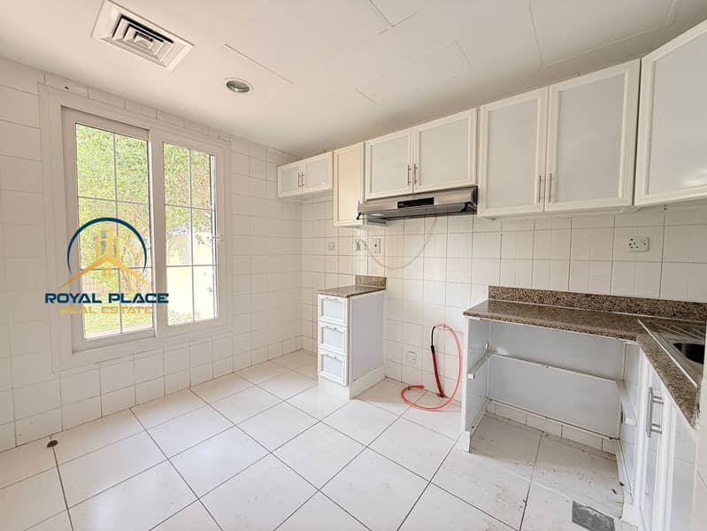 SPACIOUS / BACK TO BACK / BIG LAYOUT / TYPE 4E