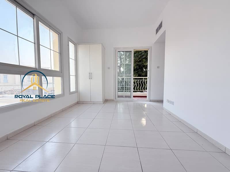 SPACIOUS / BACK TO BACK / BIG LAYOUT / TYPE 4E - Image 12