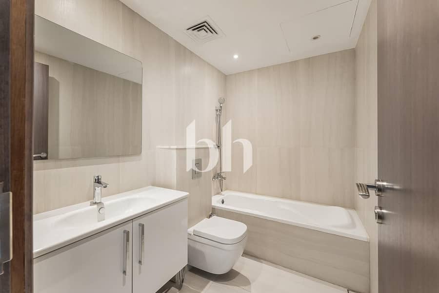 Exclusive | Fully Upgraded | Vacant On Transfer - Image 11