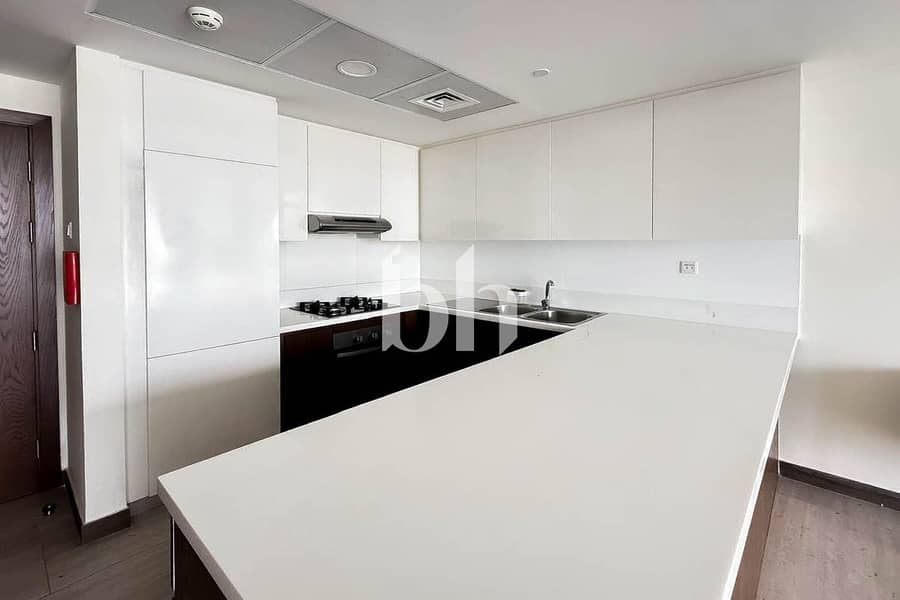 6 Cheques | Unfurnished | With Parking and Balcony