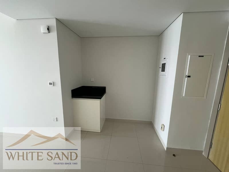 BRAND NEW -READY TO MOVE IN 2 B/R HALL FOR RENT -AYKON TOWER C - Image 7