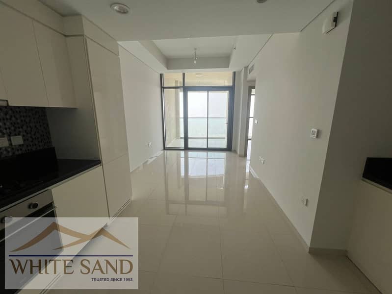 BRAND NEW -READY TO MOVE IN 2 B/R HALL FOR RENT -AYKON TOWER C - Image 9