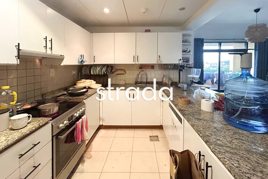 2 Bed + Study | Pool View | Vacant - Image 7