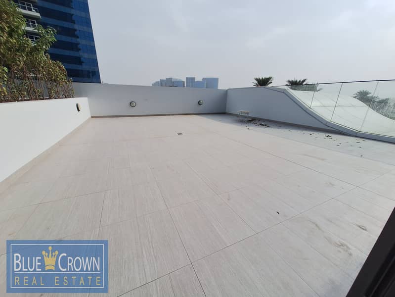 Sunny Apartment! Prime location! 2BR + Maids Room! Kitchen Appliances