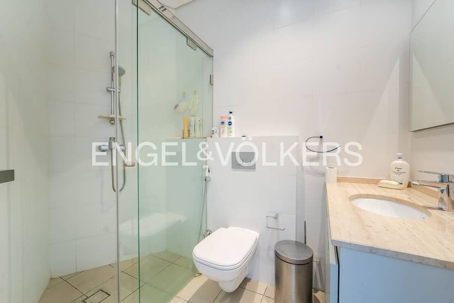 Luxurious | Half-Floor | Canal Views - Image 27