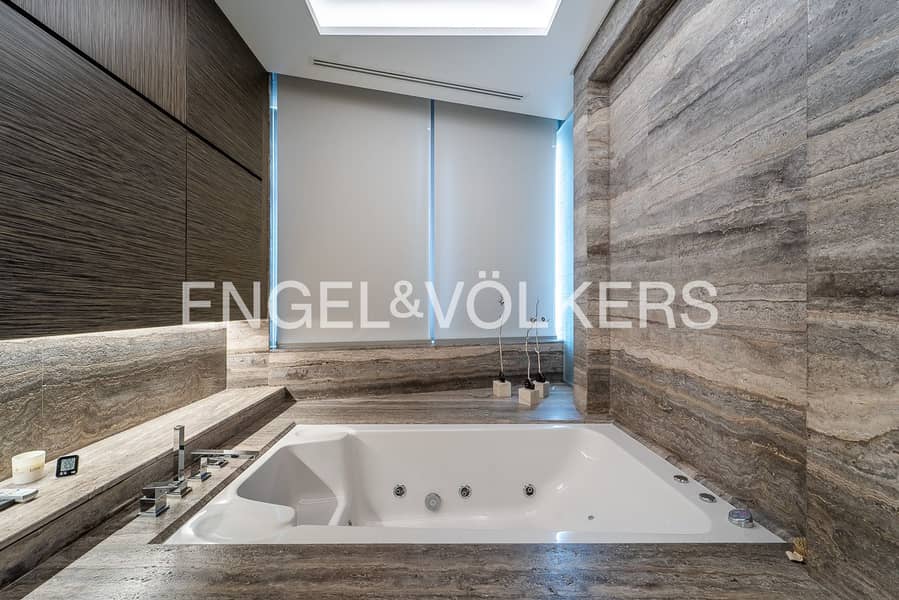 Luxurious | Half-Floor | Canal Views - Image 32