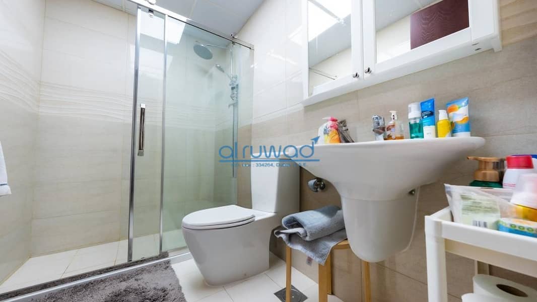 Hot Deal | Upgraded Unit | Fitted Kitchen