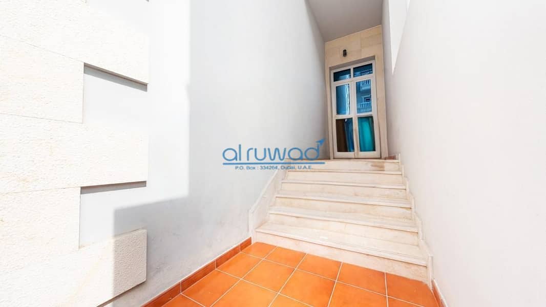 Hot Deal | Upgraded Unit | Fitted Kitchen - Image 6