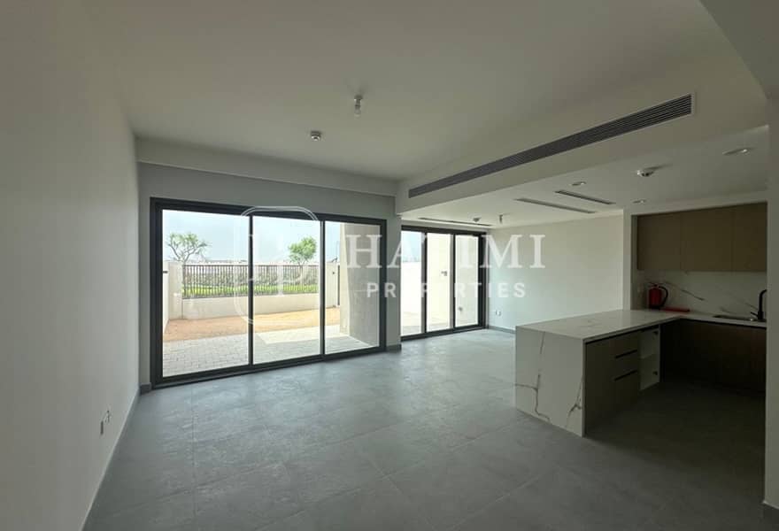 SINGLE ROW| A FEW STEPS TO THE POOL| BRAND NEW