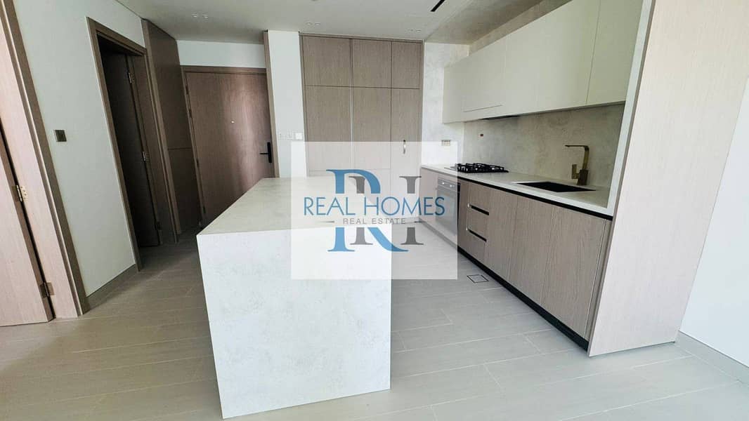 Island Kitchen | Brand New | Modern | Bright Unit