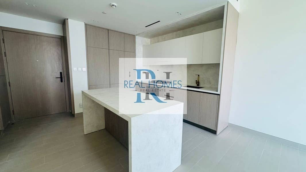 Island Kitchen | Brand New | Modern | Bright Unit