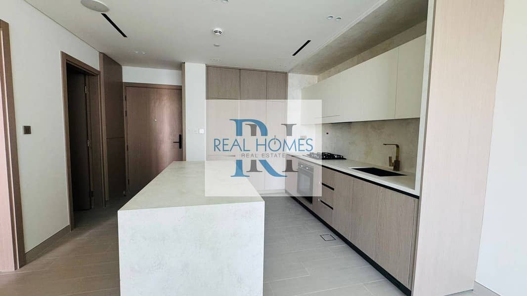 Island Kitchen | Brand New | Modern | Bright Unit