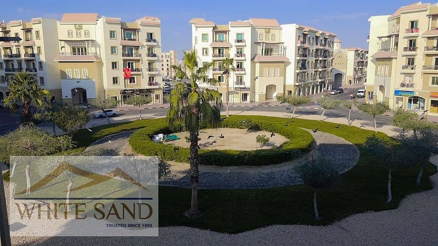 GREECE CLUSTER I READ TO MOVE I NEAR TO BUS STOP