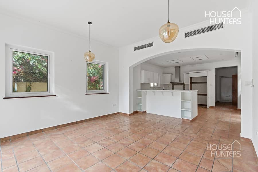 Exquisite Valencia Style | Private Pool | Vacant - Image 6