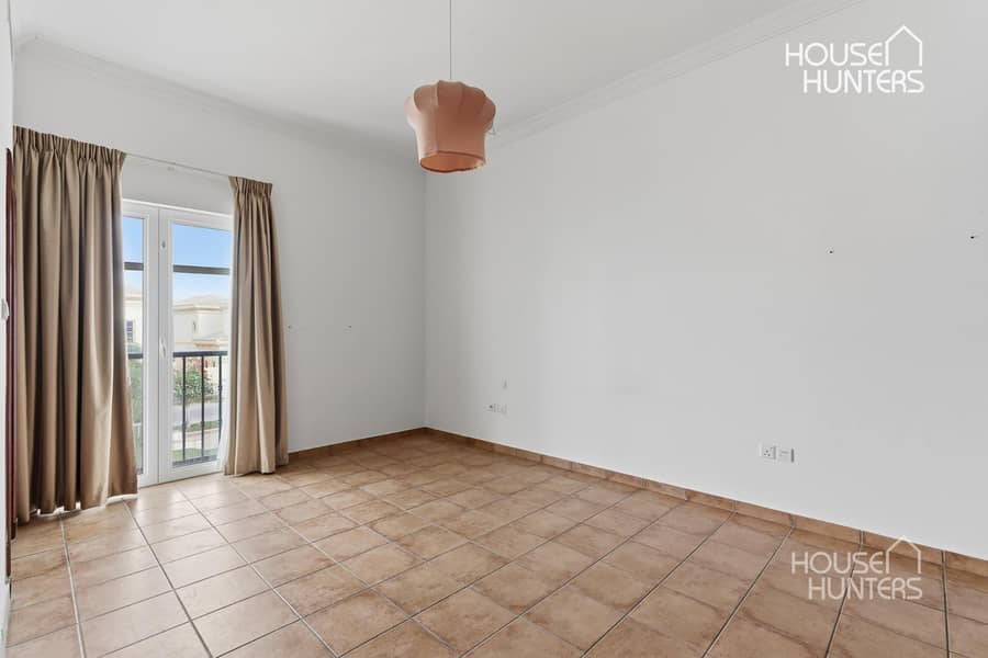 Exquisite Valencia Style | Private Pool | Vacant - Image 7