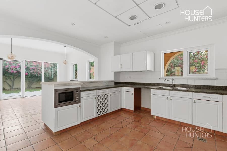 Exquisite Valencia Style | Private Pool | Vacant - Image 12