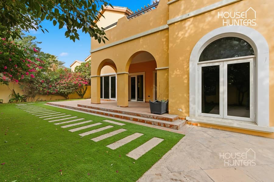 Exquisite Valencia Style | Private Pool | Vacant - Image 17