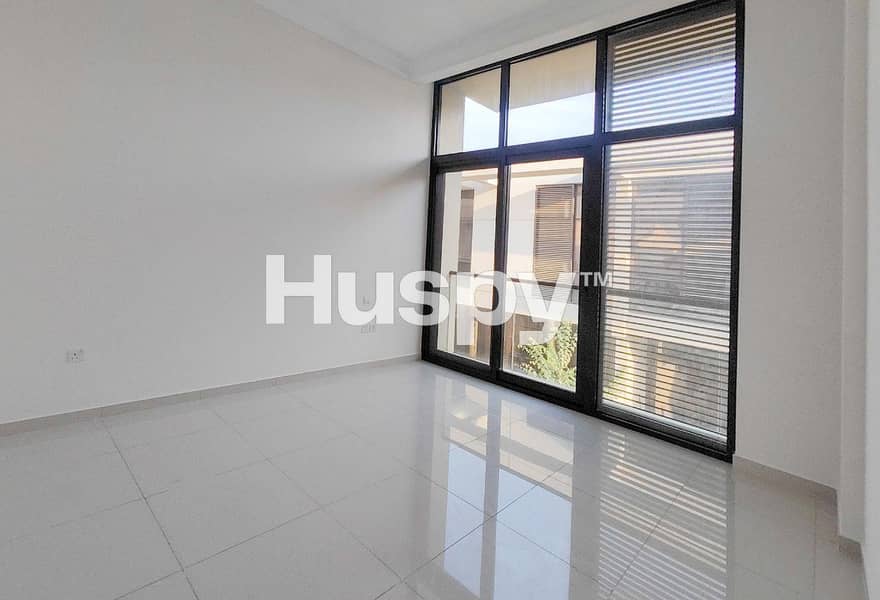 Vacant | Corner Unit | Unfurnished - Image 9
