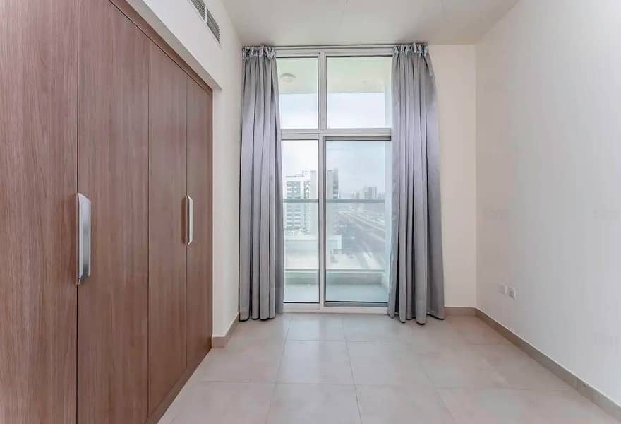 Unfurnished | Ready To Move | Free Chiller