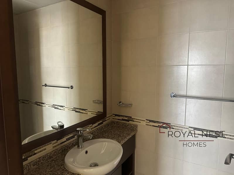 Spacious Unit | Burj Khalifa View | Closed Kitchen