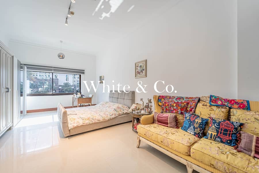 Private Entrance | Triplex | Private Parking