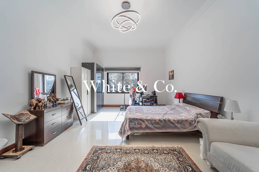 Private Entrance | Triplex | Private Parking - Image 8