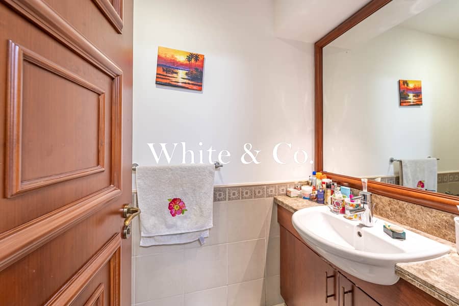 Private Entrance | Triplex | Private Parking - Image 10