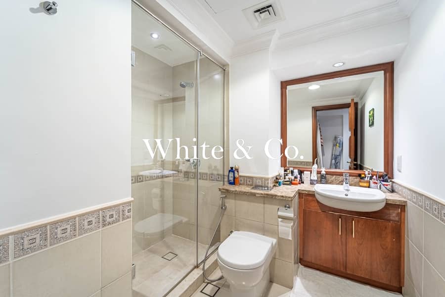 Private Entrance | Triplex | Private Parking - Image 13