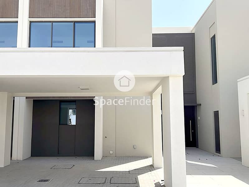 Spacious 3 Bed Villa | Ready to Move | Great Investment