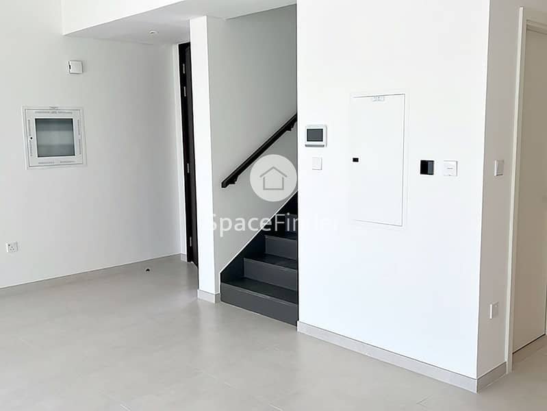 Spacious 3 Bed Villa | Ready to Move | Great Investment - Image 17