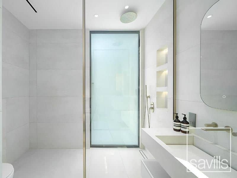 Luxury Villa | Private Lake View | Large Plot - Image 7