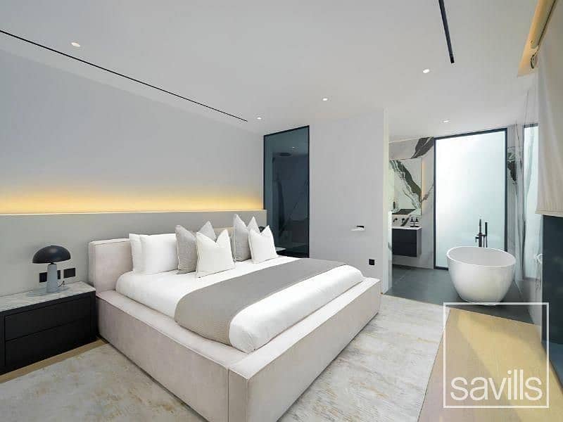 Luxury Villa | Private Lake View | Large Plot - Image 8