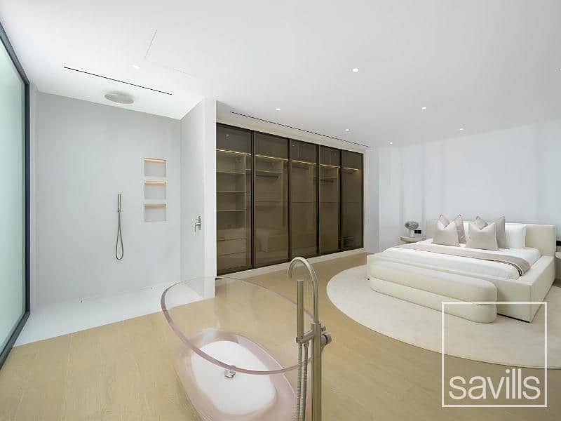 Luxury Villa | Private Lake View | Large Plot - Image 11