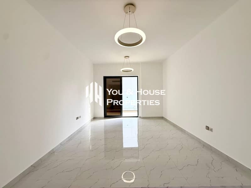 Elegant & Bright Apartment I Quality Finishes I With Pool View