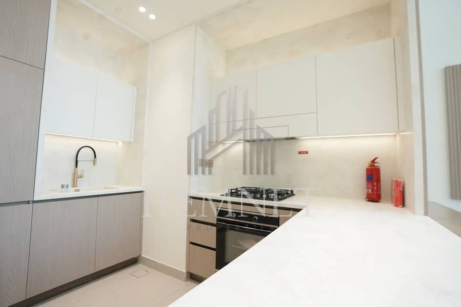 Vacant | Brand New | Spacious - Image 9