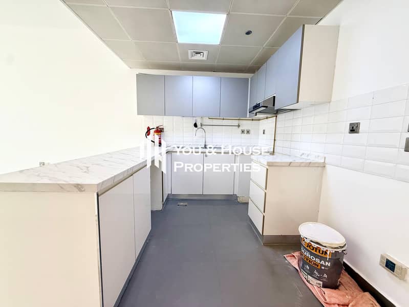 Elegant & Bright Apartment I Quality Finishes I With Pool View