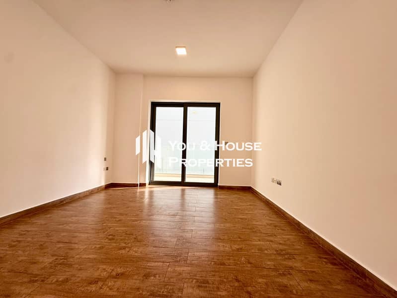 Elegant & Bright Apartment I Quality Finishes I With Pool View