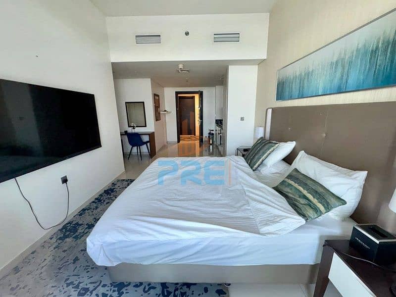 Furnished and Stylish Studio Apartment with Balcony I Vacant