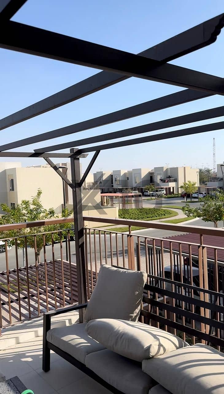 Single Row | Park-Facing | Flexible 12 Cheques