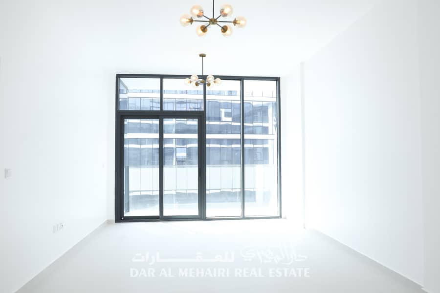 SPACIOUS 2 B/R FLAT IN AL JADDAF WITH FULL FACILITY GYM/POOL/GARDEN