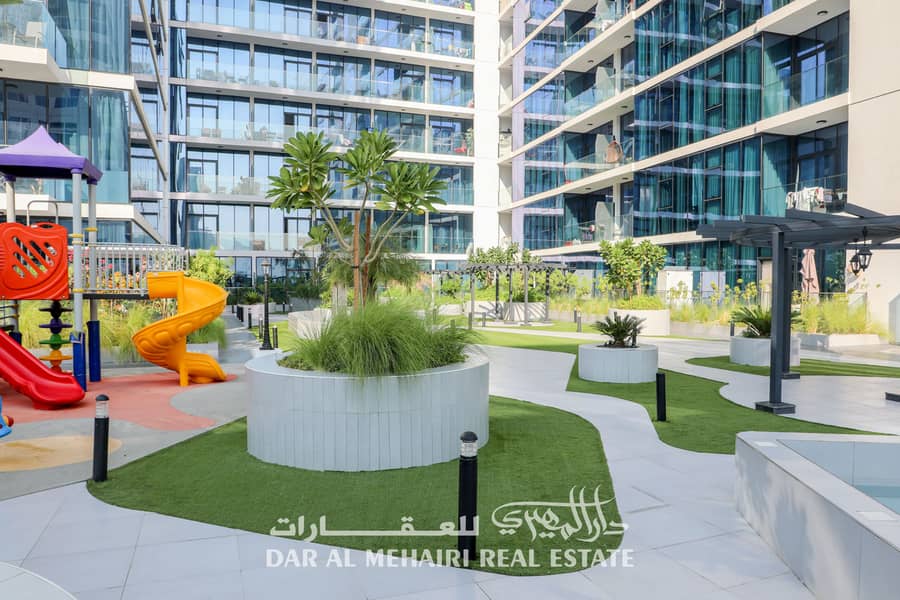 SPACIOUS 2 B/R FLAT IN AL JADDAF WITH FULL FACILITY GYM/POOL/GARDEN